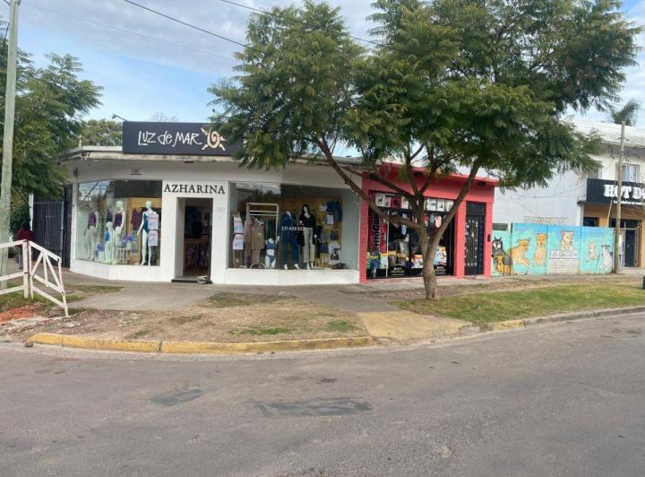 Local comercial · 131m² · 3 Ambientes · 5 Cocheras