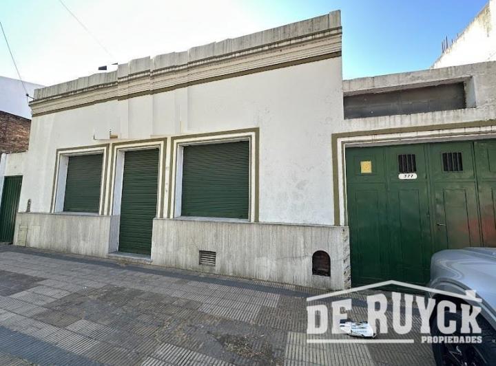 Local comercial · 145m² · 3 Ambientes · 2 Cocheras