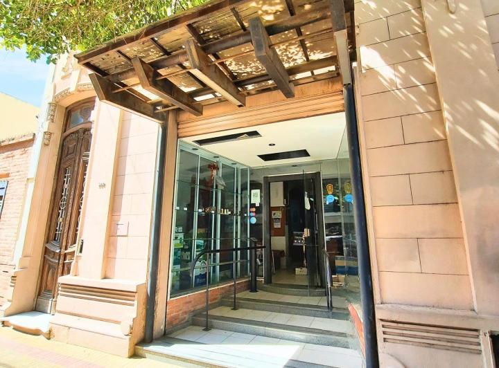 Local comercial · 212m²
