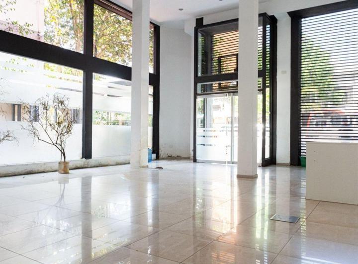 Local comercial · 575m²
