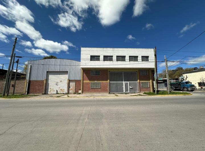 Local comercial · 1050m²