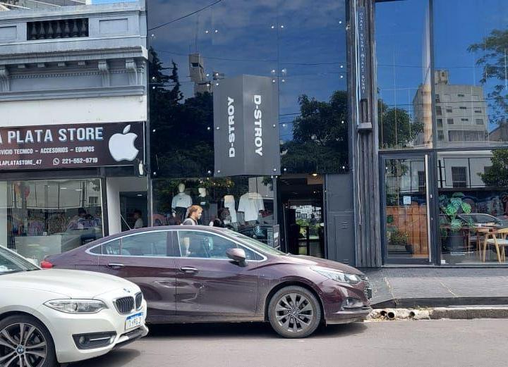 Local comercial · 200m²