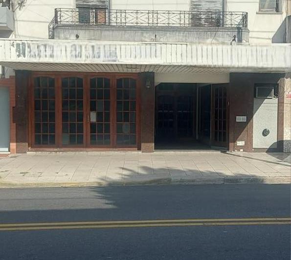 Local comercial · 343m²