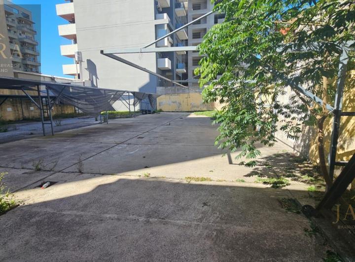 Local comercial · 300m²