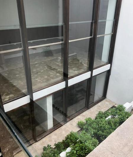 Local comercial · 147m² · 6 Ambientes · 1 Cochera