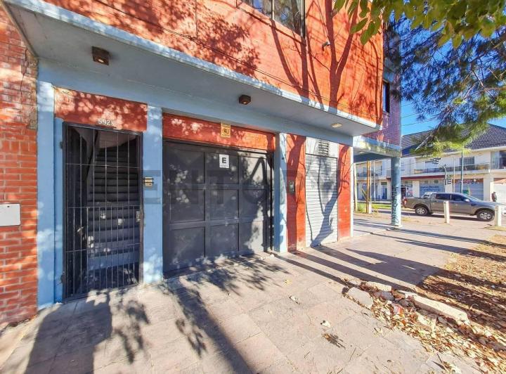 Local comercial · 150m² · 2 Dormitorios · 1 Cochera