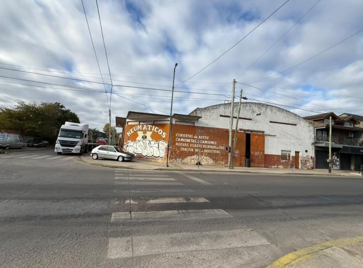 Local comercial · 398m²