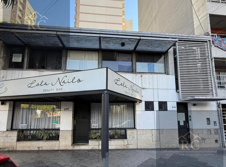 Local comercial · 151m²
