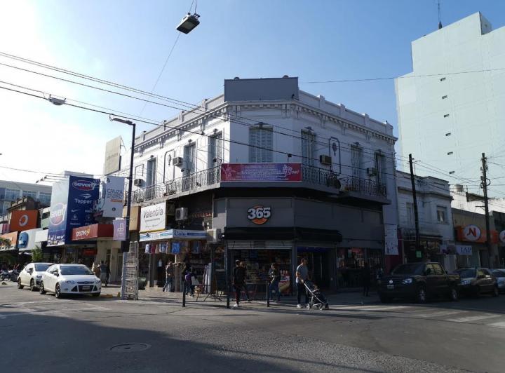Local comercial · 240m²