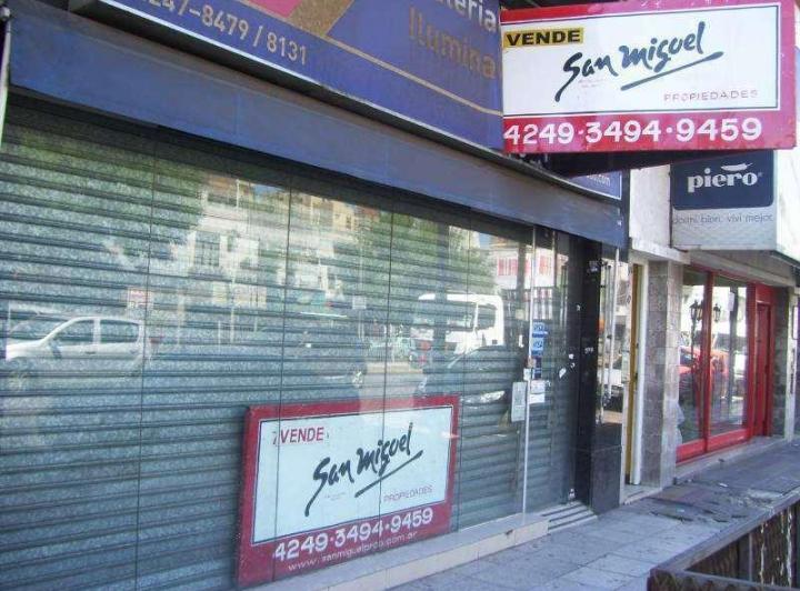 Local comercial · 210m²