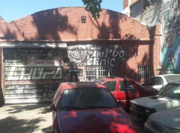 Local comercial · 180m² · 1 Ambiente · 2 Cocheras