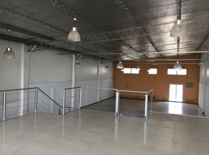 Local comercial · 614m² · 1 Cochera