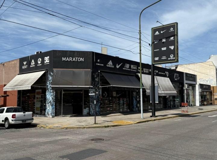 Local comercial · 1500m²