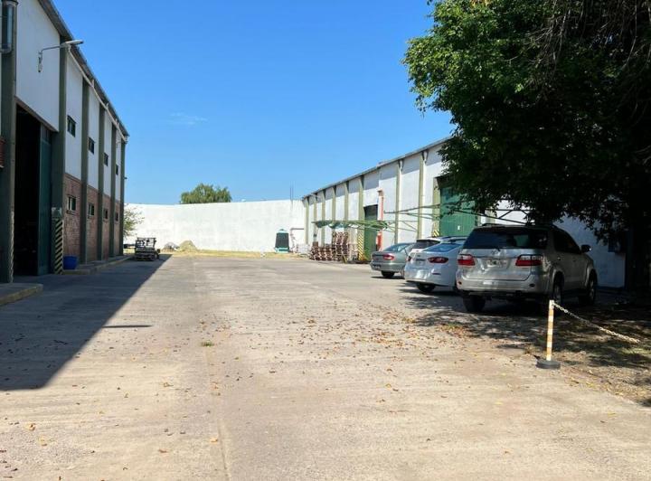 Local comercial · 4500m² · 15 Ambientes · 15 Cocheras