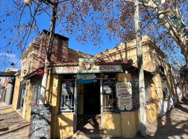 Local comercial · 180m² · 4 Ambientes · 2 Cocheras