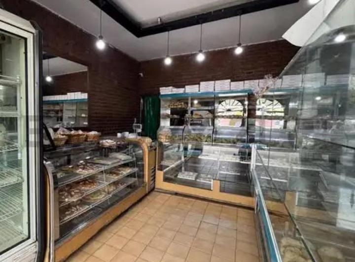 Local comercial · 280m² · 9 Ambientes