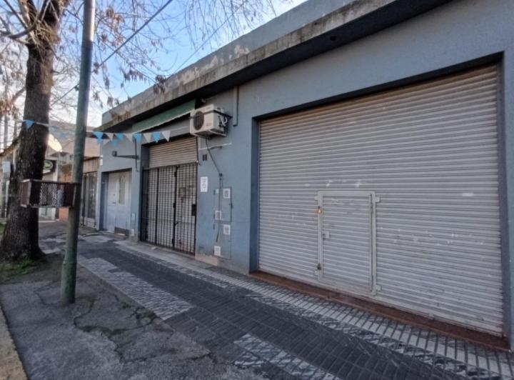 Local comercial · 244m²
