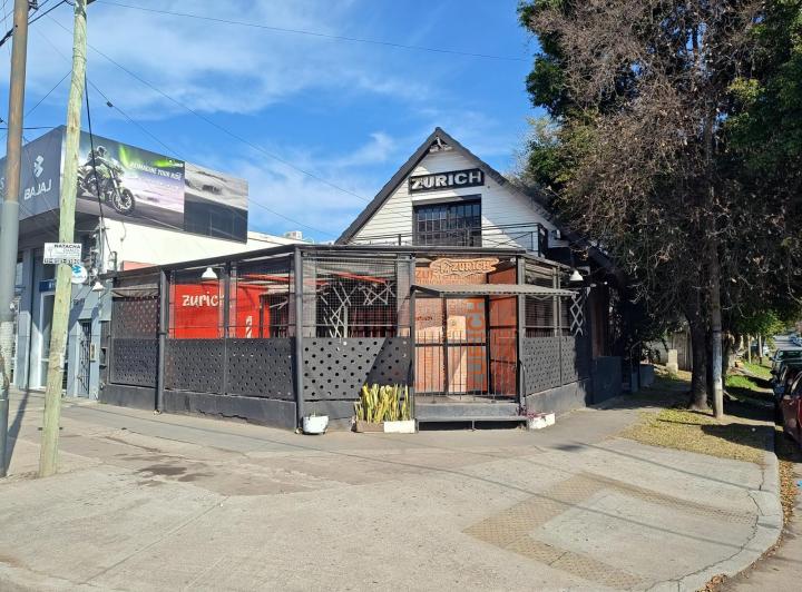 Local comercial · 240m²
