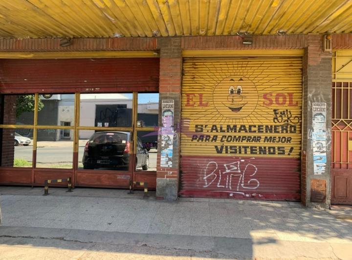 Local comercial · 1100m²