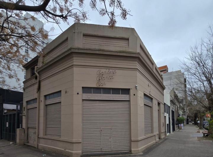 Local comercial · 256m²