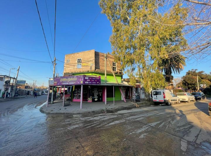 Local comercial · 200m² · 5 Ambientes · 1 Cochera