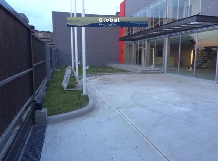 Local comercial · 1947m² · 20 Cocheras