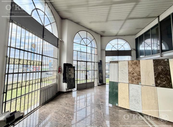 Local comercial · 797m² · 5 Cocheras
