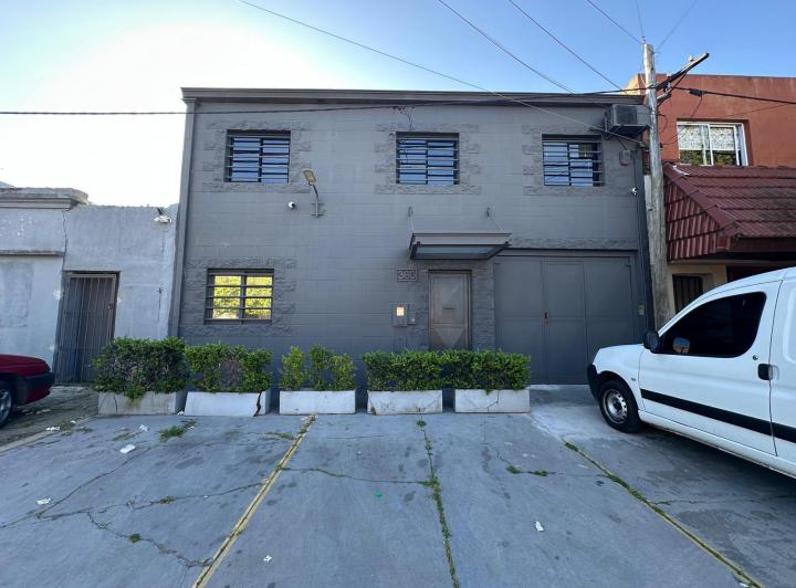Local comercial · 439m² · 14 Ambientes · 2 Cocheras