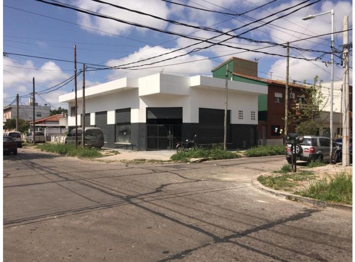 Local comercial · 221m²