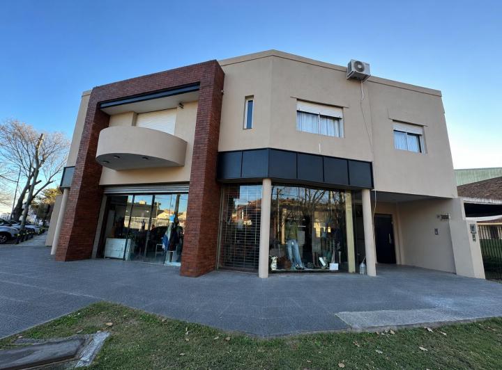 Local comercial · 250m² · 7 Ambientes