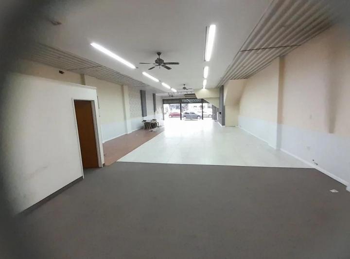 Local comercial · 211m² · 1 Ambiente
