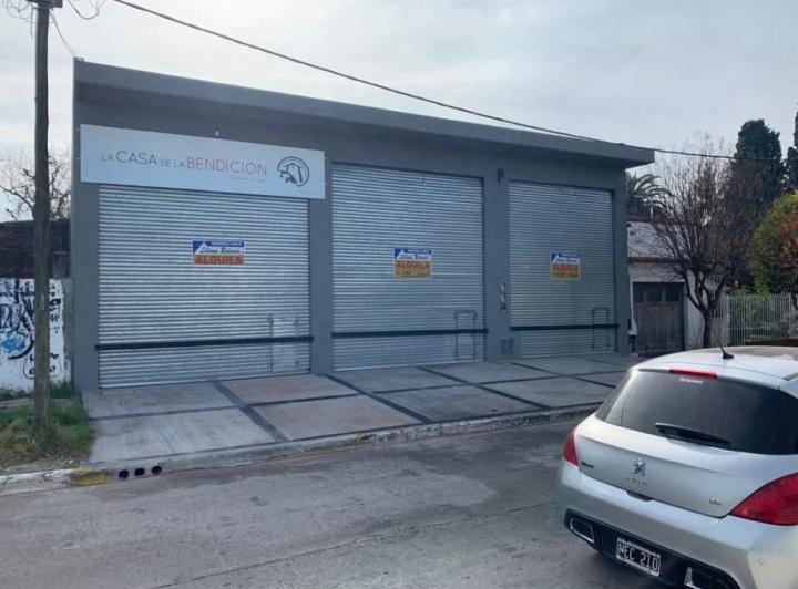 Local comercial · 208m² · 1 Ambiente