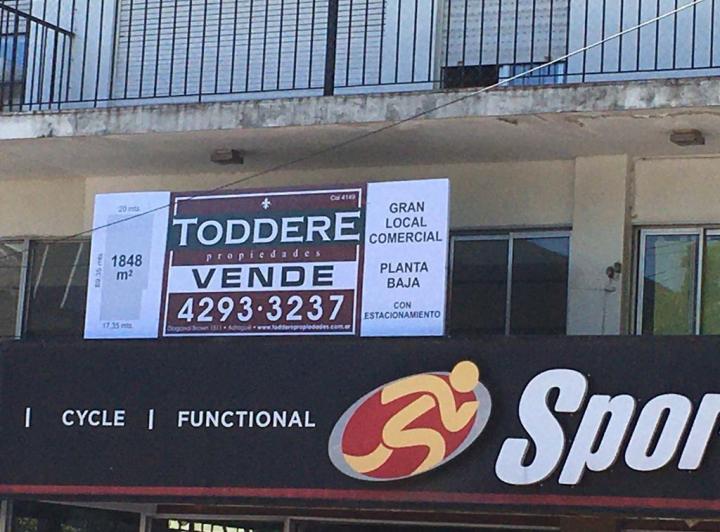 Local comercial · 1m²