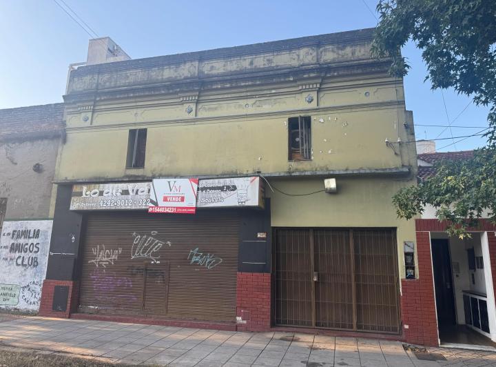 Local comercial · 200m² · 6 Ambientes · 2 Cocheras