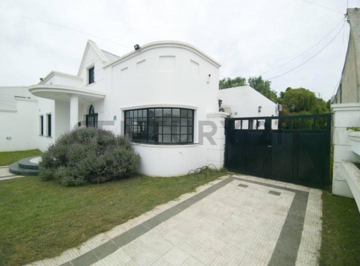 Local comercial · 170m² · 10 Ambientes · 5 Cocheras