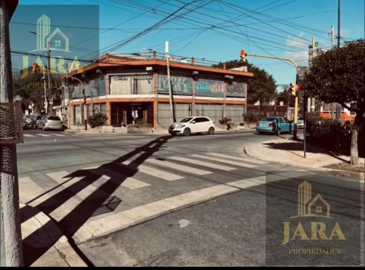 Local comercial · 572m² · 6 Ambientes · 4 Cocheras