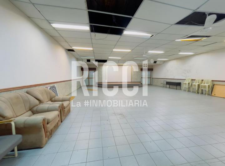 Local comercial · 272m²