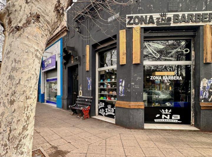 Local comercial · 230m²