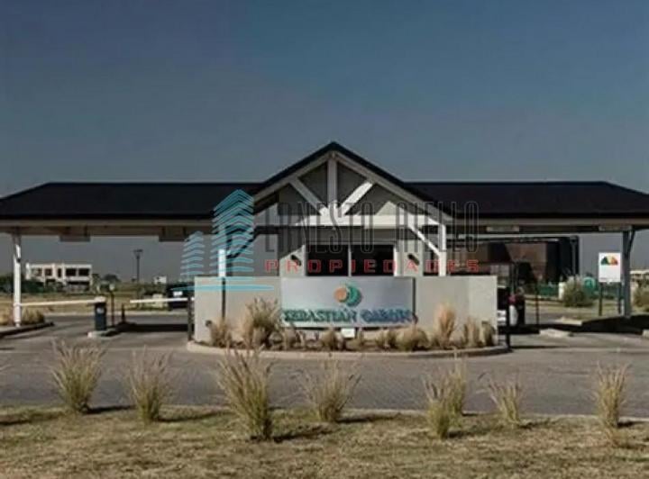 Local comercial · 695m²