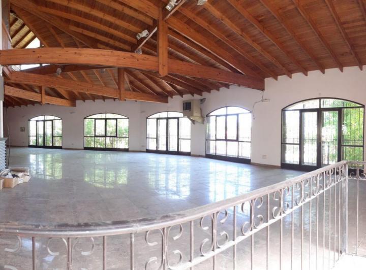 Local comercial · 266m²