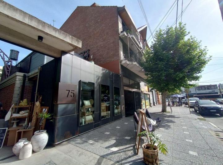 Local comercial · 747m²