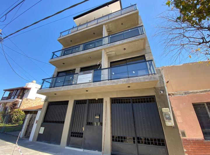 Departamento · 40m² · 2 Ambientes · 1 Cochera