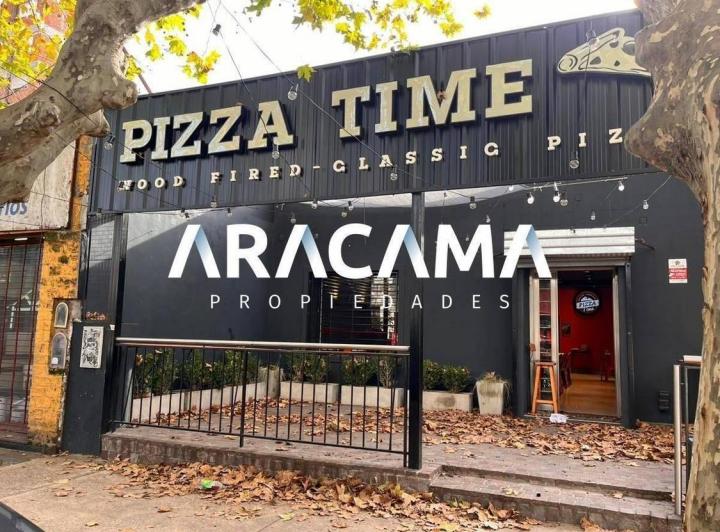 Local comercial · 160m² · 3 Ambientes · 10 Cocheras