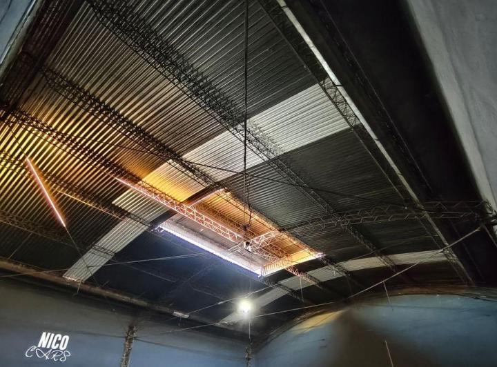 Bodega-Galpón · 120m² · 1 Ambiente · 8 Cocheras