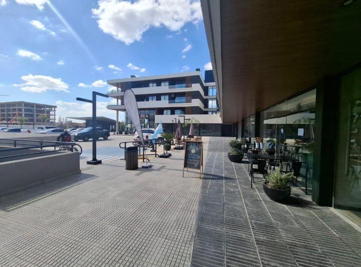 Local comercial · 104m² · 1 Ambiente