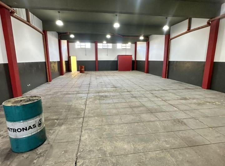 Bodega-Galpón · 220m² · 1 Ambiente