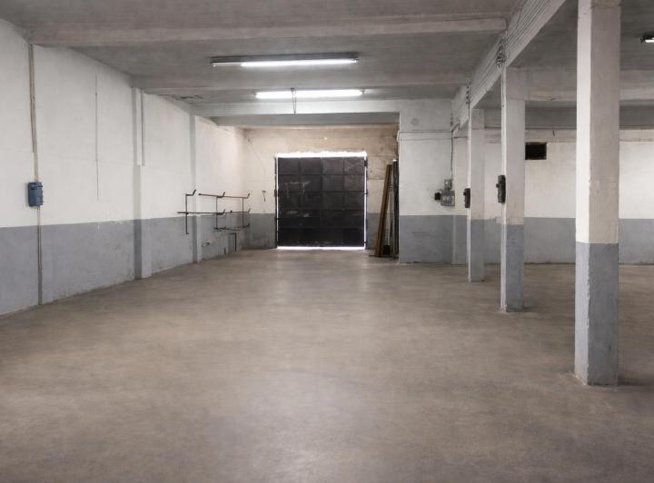 Local comercial · 294m² · 1 Ambiente · 1 Cochera