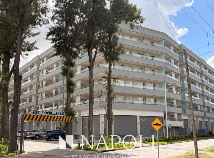Local comercial · 323m²