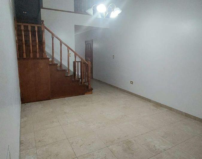 Casa · 280m² · 5 Ambientes · 4 Cocheras