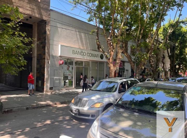 Local comercial · 230m² · 3 Ambientes